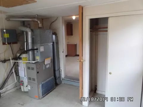330 N Main St, Creston, IL 60113 photo 5