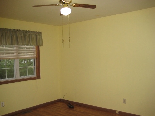 8009 Walker St, Harvard, IL 60033 photo 13