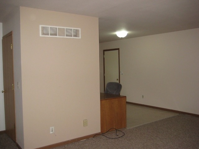8009 Walker St, Harvard, IL 60033 photo 8