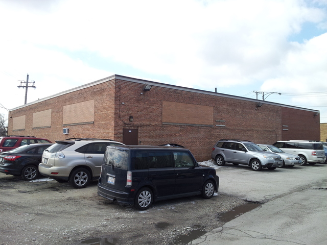 700 E 111th St, Chicago, IL 60628 photo 4