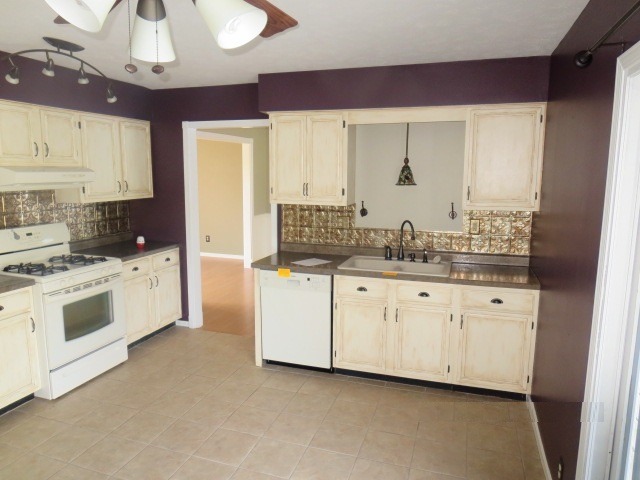 9518 Edgefield, Roscoe, IL 61073 photo 8