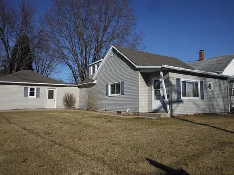 2627 3rd St, Peru, IL 61354 photo 1