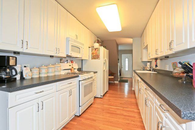 606 Meadow Dr, Glenview, IL 60025 photo 4