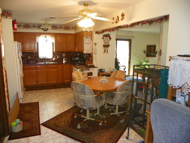 8710 S Old Mazon Rd, Gardner, IL 60424 photo 4