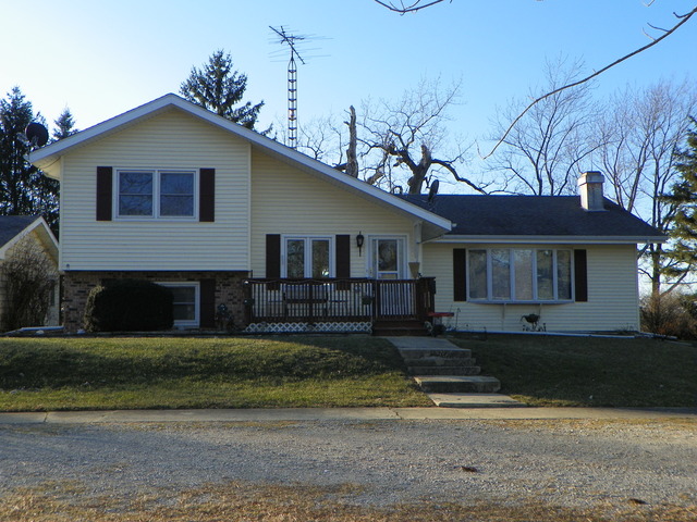 8710 S Old Mazon Rd, Gardner, IL 60424 photo 1