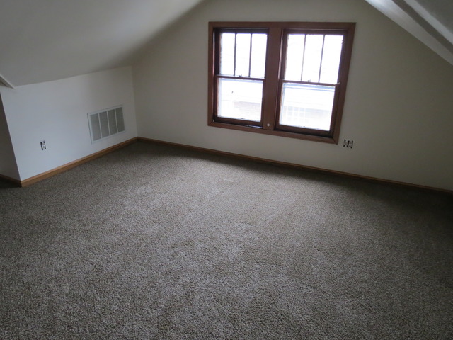 33 N Edison Ave, Elgin, IL 60123 photo 8