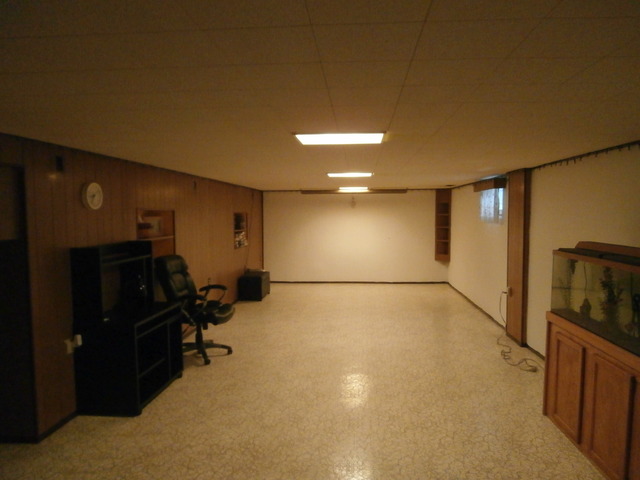 15053 Tripp Ave, Midlothian, IL 60445 photo 12