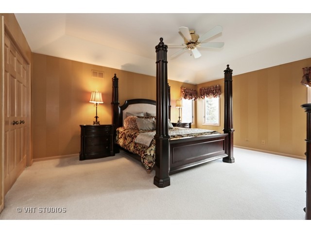 2775 Downing Ct, Aurora, IL 60502 photo 8