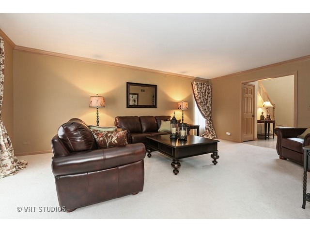 2775 Downing Ct, Aurora, IL 60502 photo 2