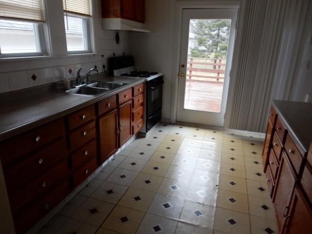690 Jefferson Ave, Elgin, IL 60120 photo 9