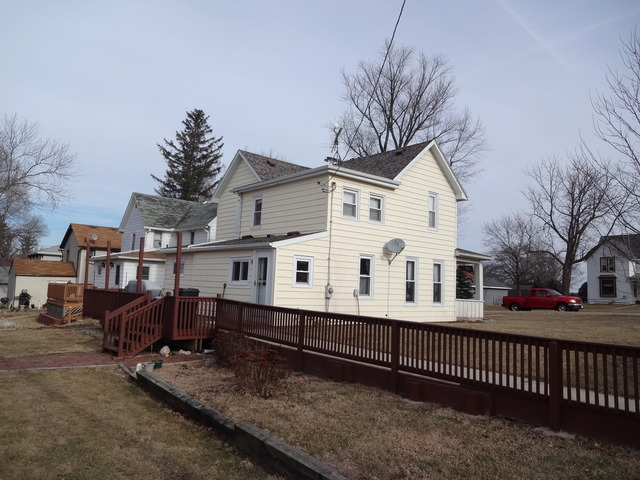 512 S Main St, Leaf River, IL 61047 photo 15
