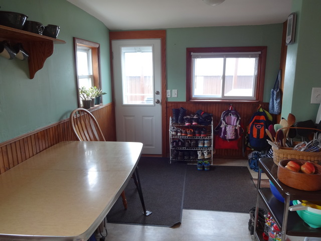512 S Main St, Leaf River, IL 61047 photo 1
