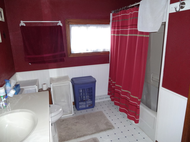 512 S Main St, Leaf River, IL 61047 photo 10