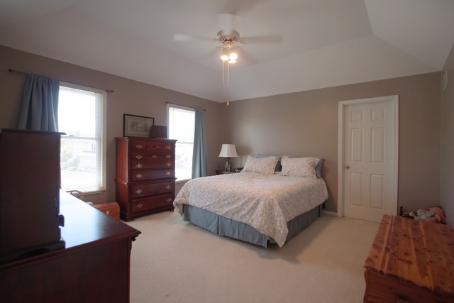 653 Clarendon Ln, Aurora, IL 60504 photo 16