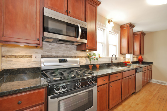 316 W Harrison Ave, Wheaton, IL 60187 photo 4