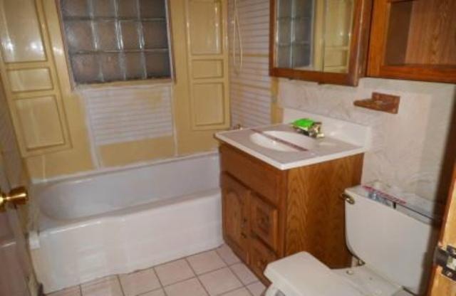 7606 S Oketo Ave, Bridgeview, IL 60455 photo 3