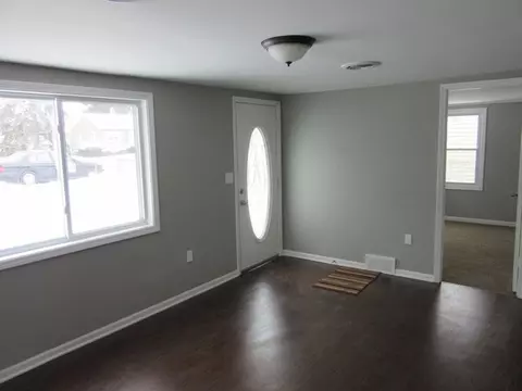 1138 Bangs St, Aurora, IL 60505 photo 2