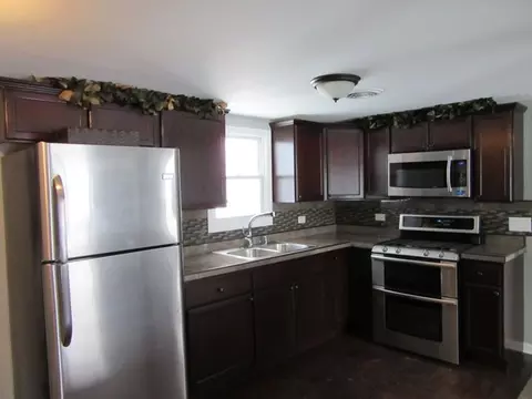 1138 Bangs St, Aurora, IL 60505 photo 6