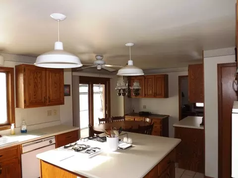 803 E Washington St, Morris, IL 60450 photo 5