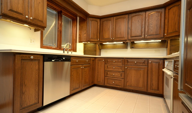 200 N Hickory Ave, Bartlett, IL 60103 photo 5