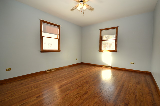 200 N Hickory Ave, Bartlett, IL 60103 photo 17