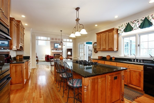 1017 Penny Ln, Wheaton, IL 60189 photo 8