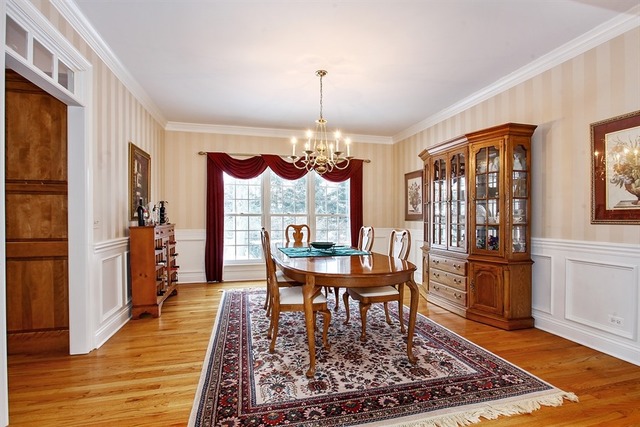 1017 Penny Ln, Wheaton, IL 60189 photo 5
