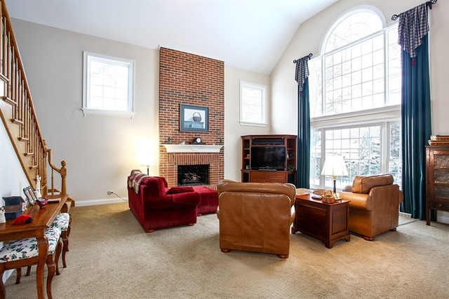 1017 Penny Ln, Wheaton, IL 60189 photo 9