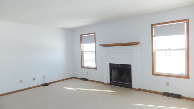 185 Rainbow Dr, Capron, IL 61012 photo 3