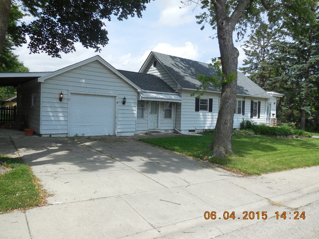 412 Wilcox Ave, Elgin, IL 60123 photo 1