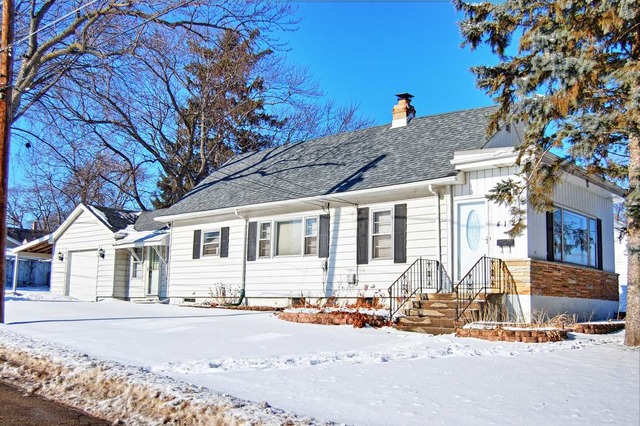 412 Wilcox Ave, Elgin, IL 60123 photo 2