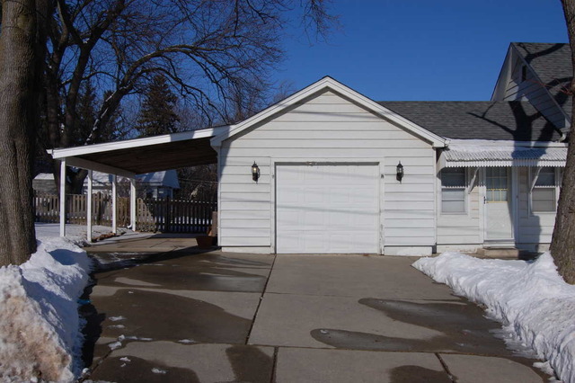 412 Wilcox Ave, Elgin, IL 60123 photo 12
