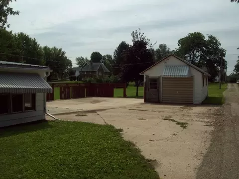 309 E Front St, Wyanet, IL 61379 photo 9