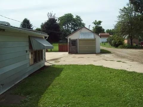 309 E Front St, Wyanet, IL 61379 photo 8