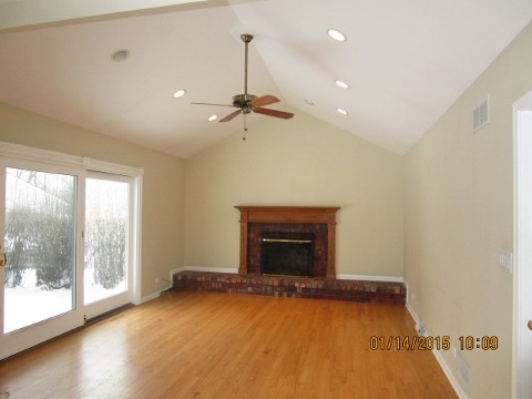 741 Dorset Dr, Wheaton, IL 60189 photo 6