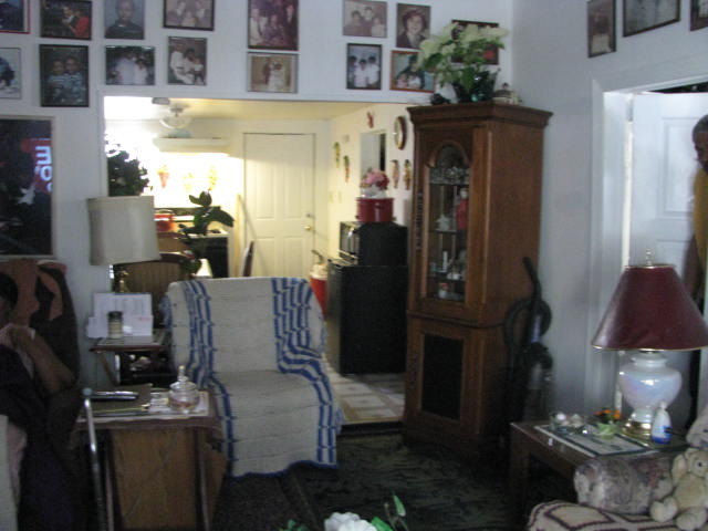 804 Bangs St, Aurora, IL 60505 photo 1