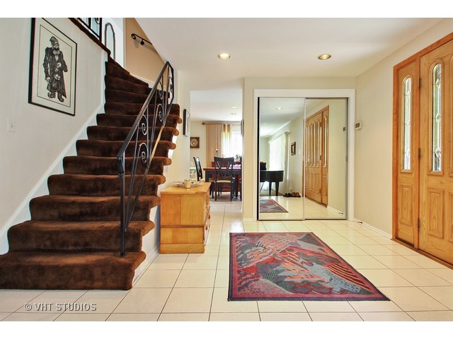1808 E Boulder Dr, Mount Prospect, IL 60056 photo 2