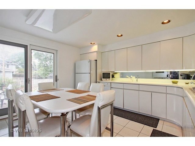 1808 E Boulder Dr, Mount Prospect, IL 60056 photo 5