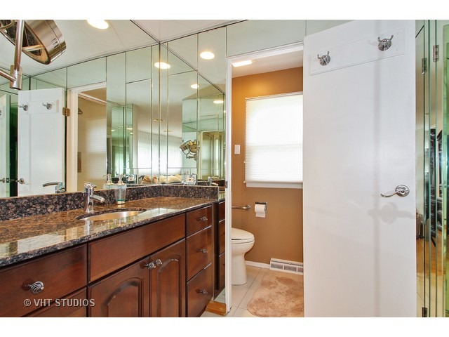 1808 E Boulder Dr, Mount Prospect, IL 60056 photo 10