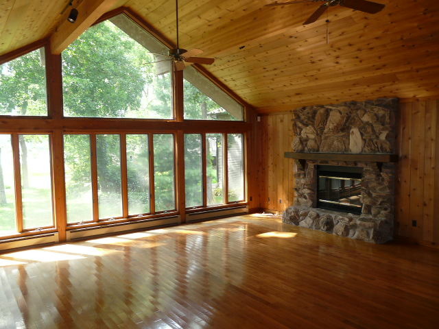 717 S Emerald Dr, Mchenry, IL 60051 photo 8