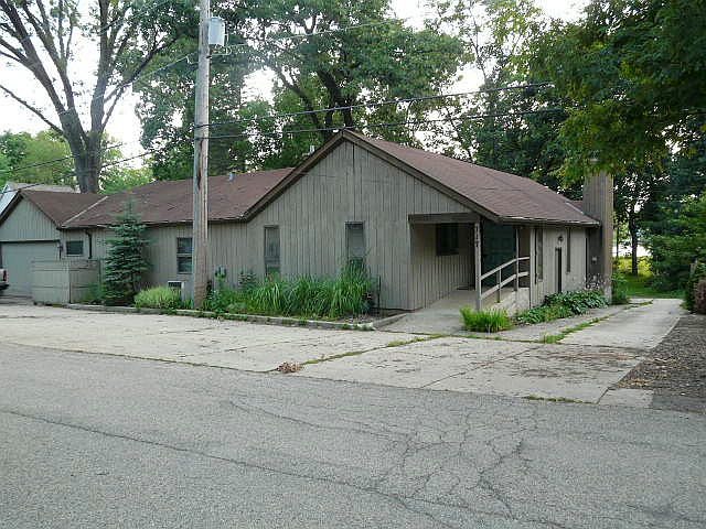 717 S Emerald Dr, Mchenry, IL 60051 photo 2