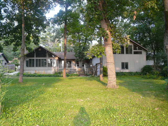 717 S Emerald Dr, Mchenry, IL 60051 photo 1