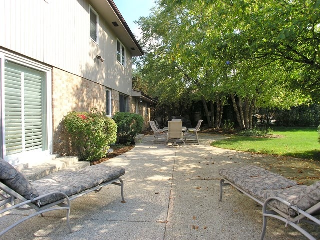 4331 Phyllis Dr, Northbrook, IL 60062 photo 22