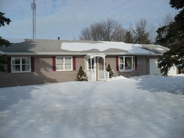 331 W Erickson St, Lee, IL 60530 photo 1