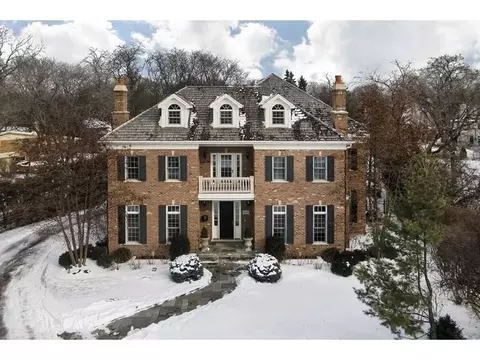 1005 Pine Tree Ln, Winnetka, IL 60093 photo 1