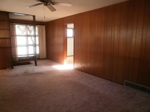 1127 Plain St, Peru, IL 61354 photo 4