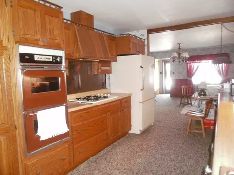 1127 Plain St, Peru, IL 61354 photo 3