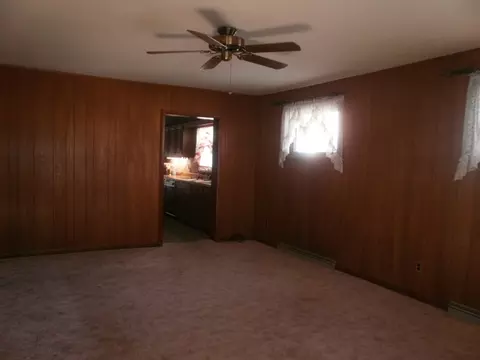 1127 Plain St, Peru, IL 61354 photo 7