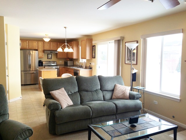 210 Tralee Ln, Mchenry, IL 60050 photo 2