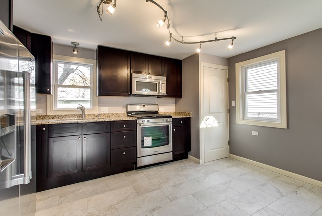  2729 Westbrook Dr, Franklin Park, IL 60131 photo 3